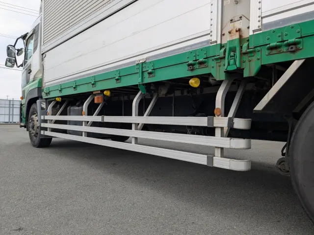 UD クオン QKG-CD5ZA(6x2)の写真14