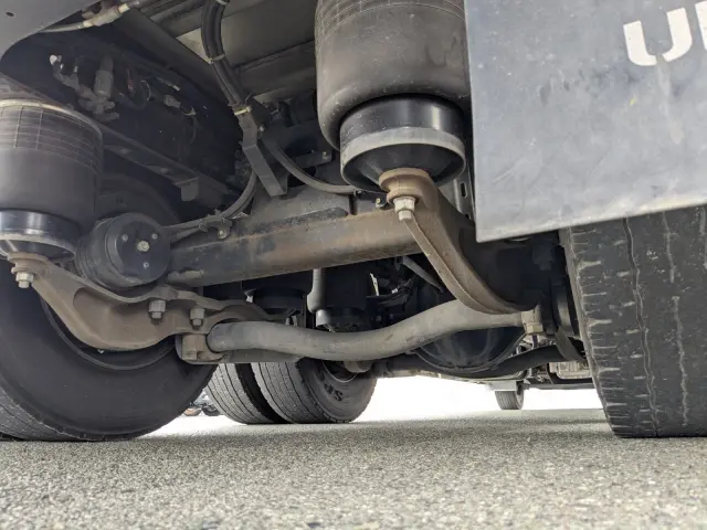 UD クオン QKG-CD5ZA(6x2)の写真16