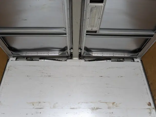 UD クオン QKG-CD5ZA(6x2)の写真24