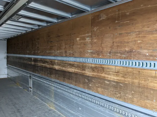 UD クオン QKG-CD5ZA(6x2)の写真27