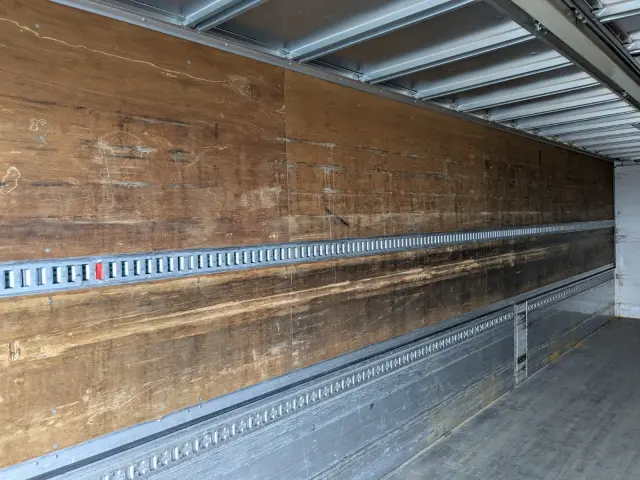 UD クオン QKG-CD5ZA(6x2)の写真28