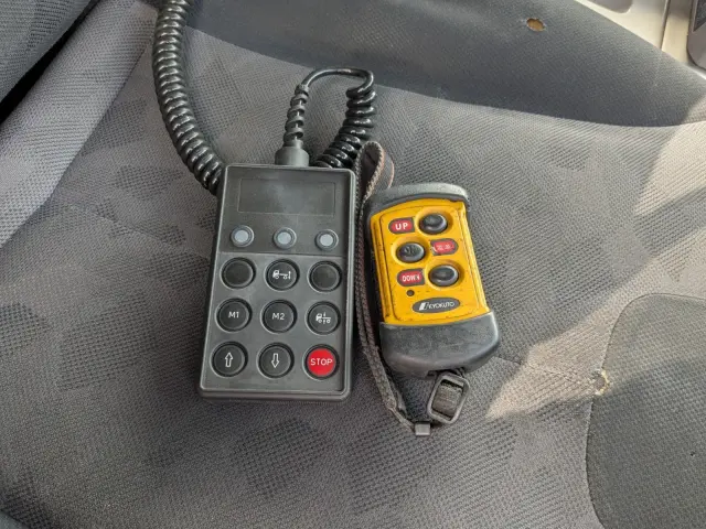 UD クオン QKG-CD5ZA(6x2)の写真43