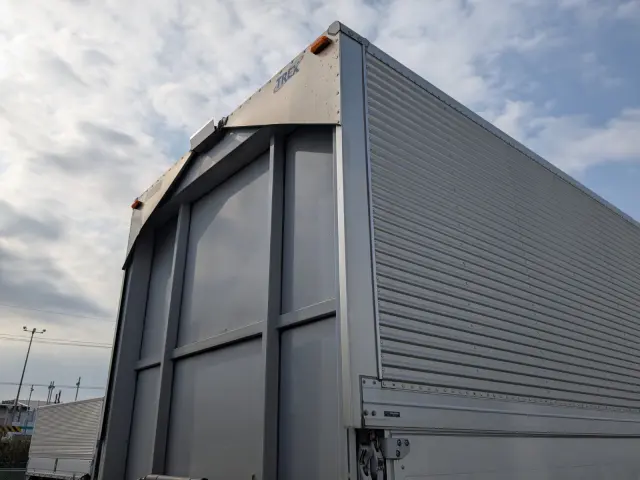 UD クオン QKG-CD5ZA(6x2)の写真46