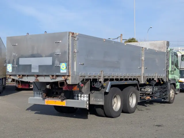 いすゞ ギガ PDG-CYM77R8(6x2)の写真4