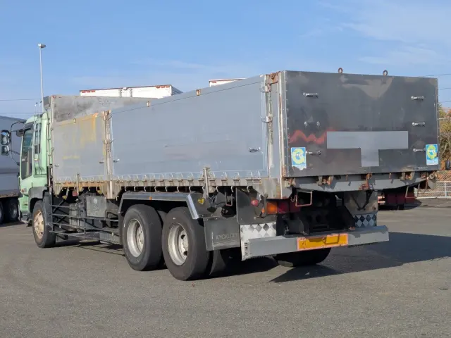 いすゞ ギガ PDG-CYM77R8(6x2)の写真5