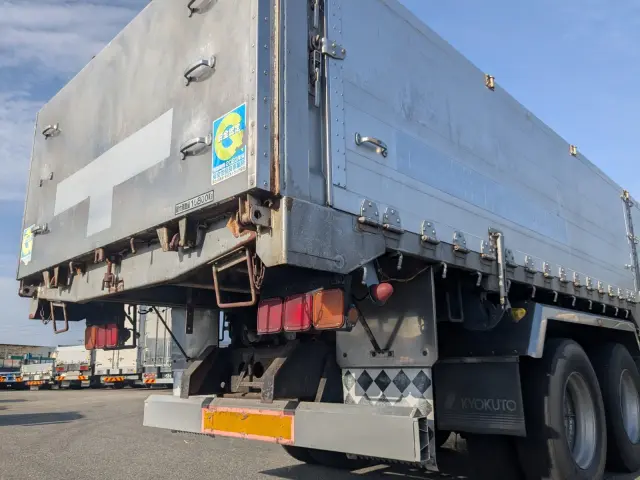 いすゞ ギガ PDG-CYM77R8(6x2)の写真8