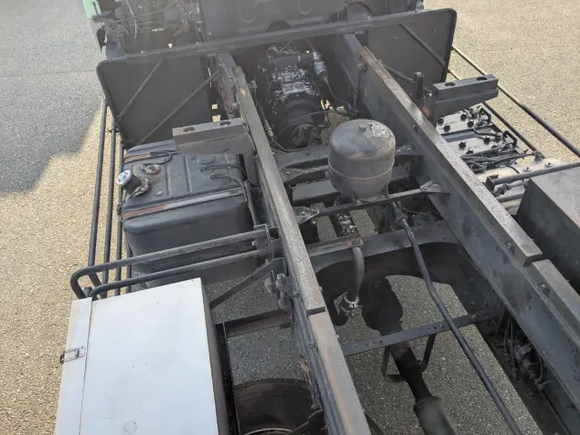 いすゞ ギガ PDG-CYM77R8(6x2)の写真20