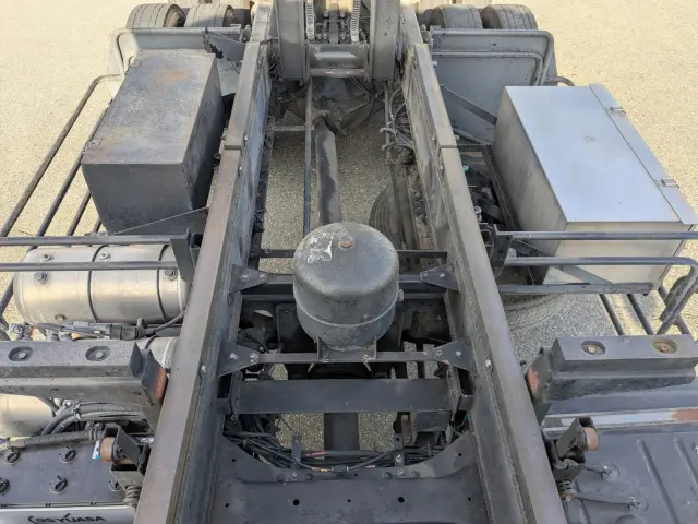 いすゞ ギガ PDG-CYM77R8(6x2)の写真24