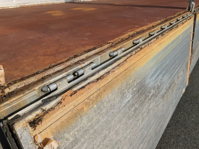 いすゞ ギガ PDG-CYM77R8(6x2)の写真27