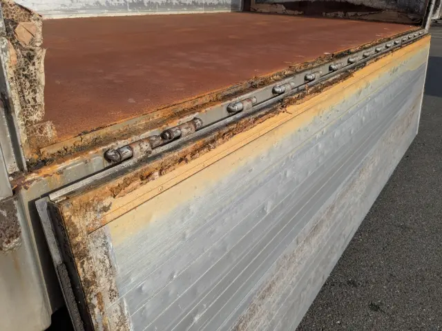 いすゞ ギガ PDG-CYM77R8(6x2)の写真28