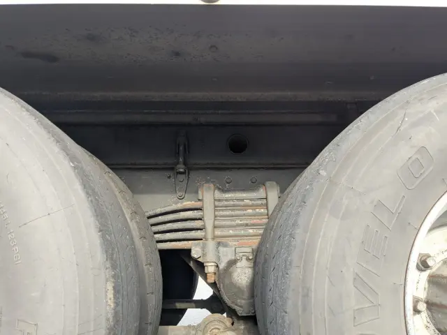 いすゞ ギガ PDG-CYM77R8(6x2)の写真36