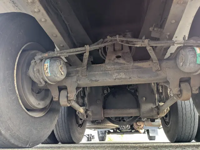 いすゞ ギガ PDG-CYM77R8(6x2)の写真37