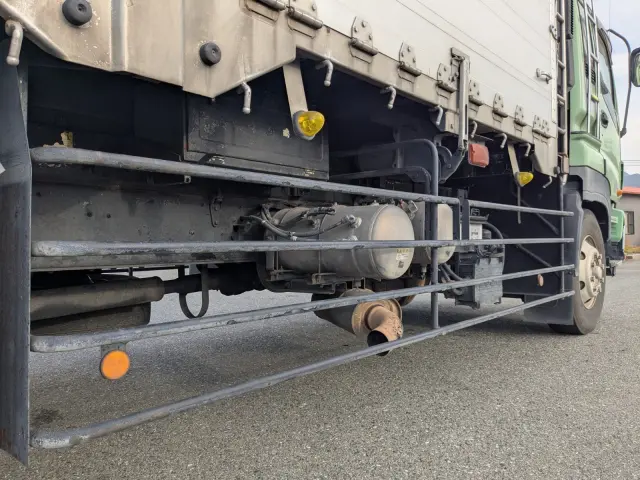 いすゞ ギガ PDG-CYM77R8(6x2)の写真38