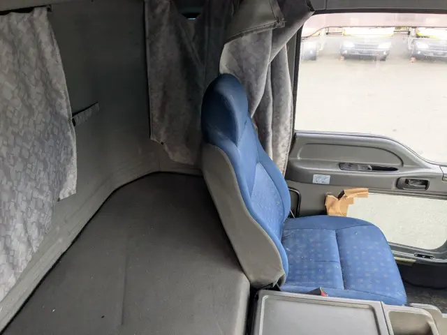 いすゞ ギガ PDG-CYM77R8(6x2)の写真41