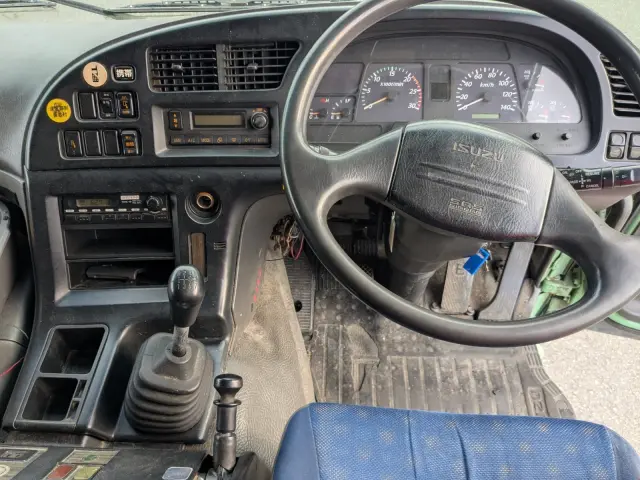 いすゞ ギガ PDG-CYM77R8(6x2)の写真42