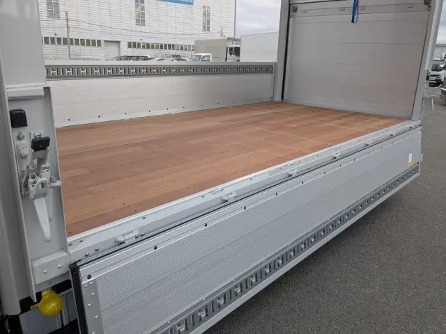 三菱 キャンター 2RG-FEB50(2WD)の写真32