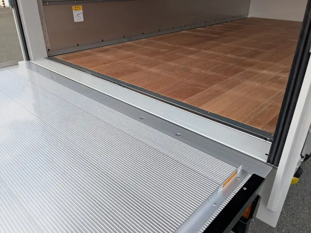 三菱 キャンター 2RG-FEB50(2WD)の写真35