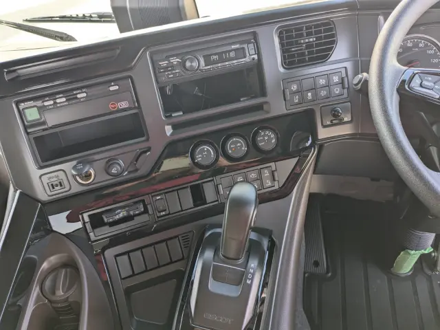 いすゞ ギガ 2RG-EK5DAB(2WD)の写真22