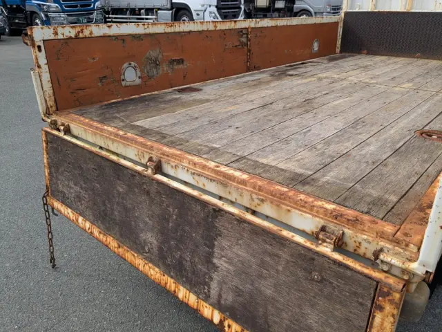 いすゞ エルフ SKG-NJR85A(2WD)の写真15