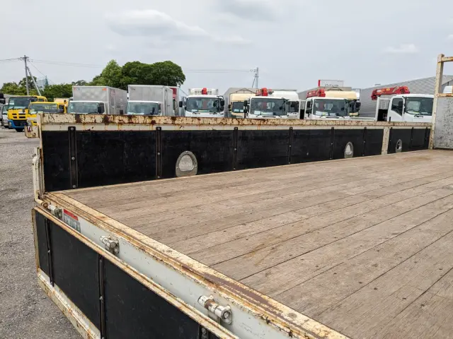 いすゞ フォワード 2PG-FRR90S1(2WD)の写真15