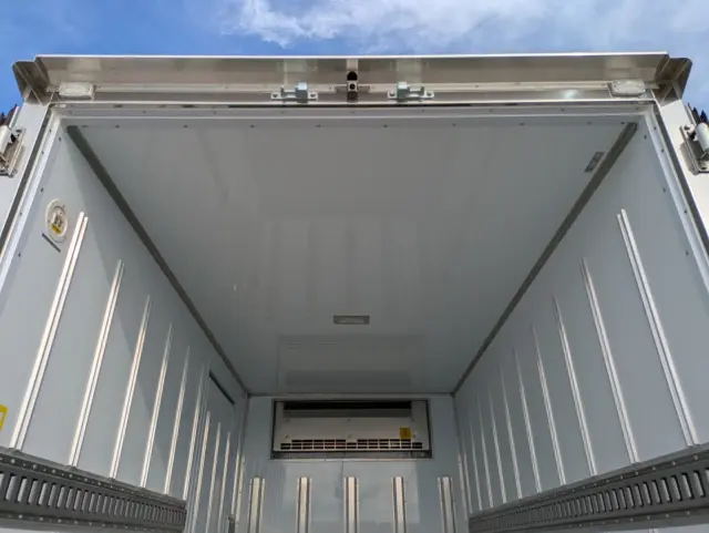 三菱 キャンター 2RG-FBAV0(2WD)の写真13