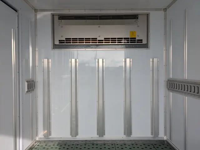 三菱 キャンター 2RG-FBAV0(2WD)の写真17