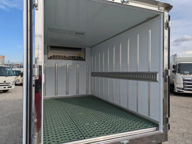 三菱 キャンター 2RG-FBAV0(2WD)の写真19