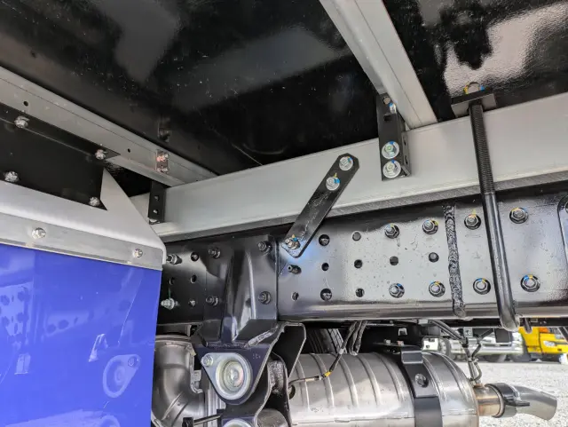 三菱 キャンター 2RG-FBAV0(2WD)の写真24