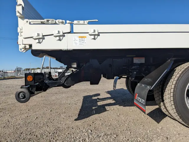 三菱 キャンター 2PG-FEB90(2WD)の写真24