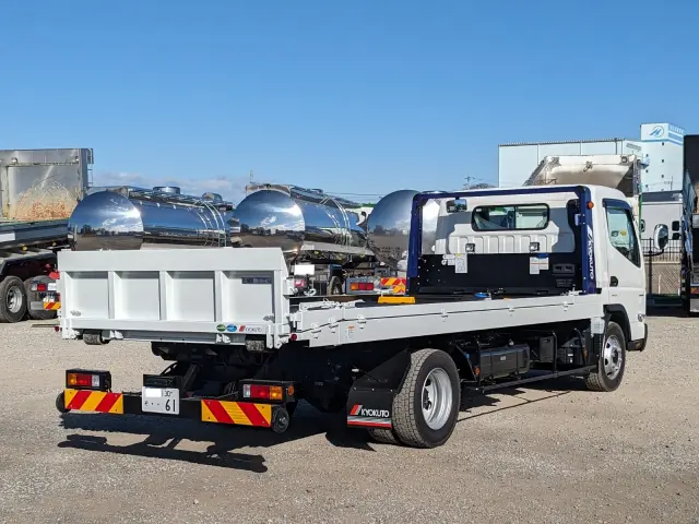 三菱 キャンター 2PG-FEB90(2WD)の写真5