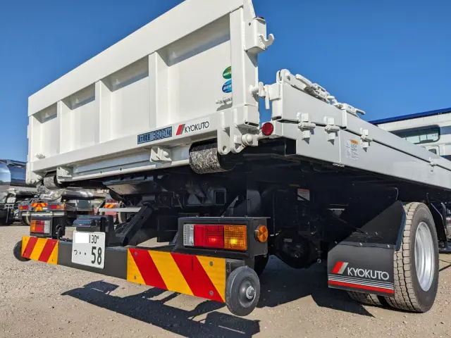 三菱 キャンター 2PG-FEB90(2WD)の写真7