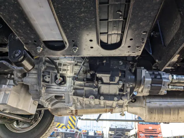 三菱 キャンター 2PG-FEB90(2WD)の写真19