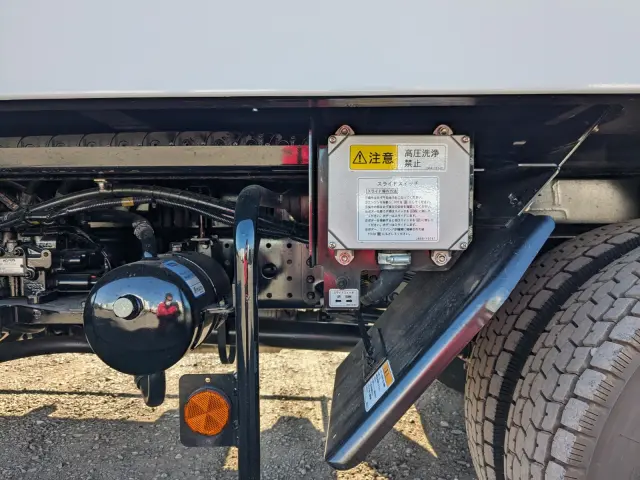 三菱 キャンター 2PG-FEB90(2WD)の写真21