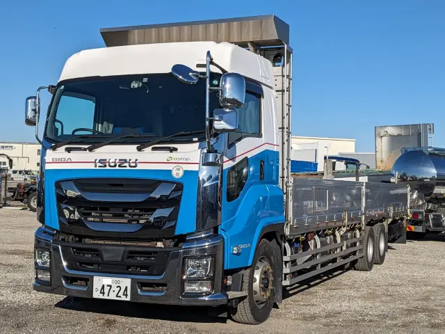 いすゞ ギガ 2PG-CYY77CY(6x4)の写真1