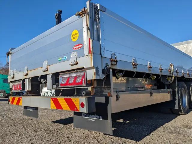 いすゞ ギガ 2PG-CYY77CY(6x4)の写真7