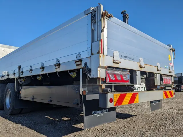 いすゞ ギガ 2PG-CYY77CY(6x4)の写真8