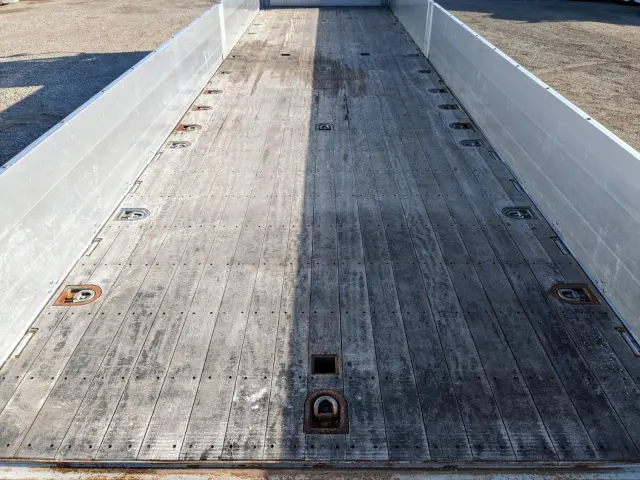 いすゞ ギガ 2PG-CYY77CY(6x4)の写真11