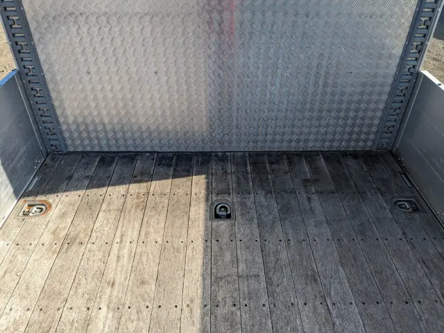 いすゞ ギガ 2PG-CYY77CY(6x4)の写真12