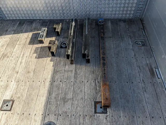 いすゞ ギガ 2PG-CYY77CY(6x4)の写真13