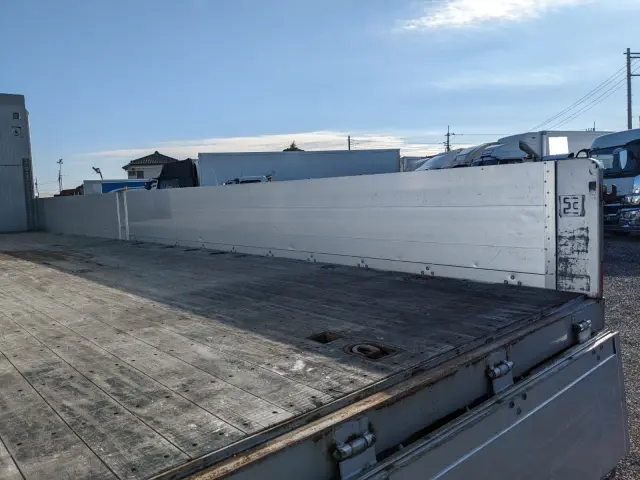 いすゞ ギガ 2PG-CYY77CY(6x4)の写真16