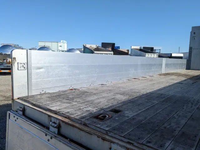 いすゞ ギガ 2PG-CYY77CY(6x4)の写真17