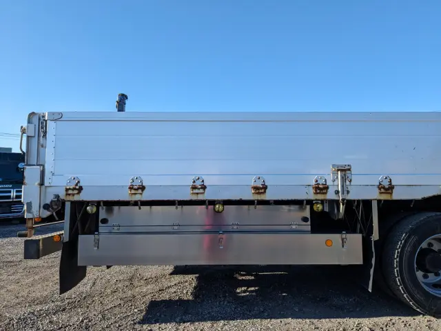 いすゞ ギガ 2PG-CYY77CY(6x4)の写真24