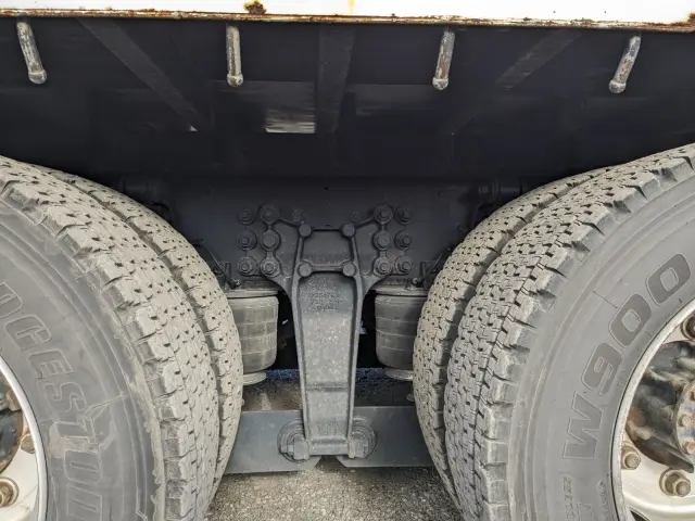 いすゞ ギガ 2PG-CYY77CY(6x4)の写真25