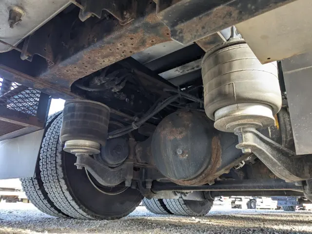 いすゞ ギガ 2PG-CYY77CY(6x4)の写真27