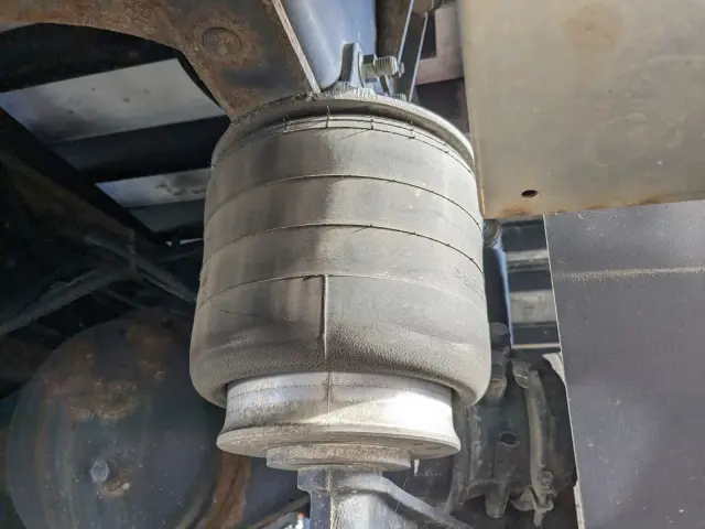 いすゞ ギガ 2PG-CYY77CY(6x4)の写真28