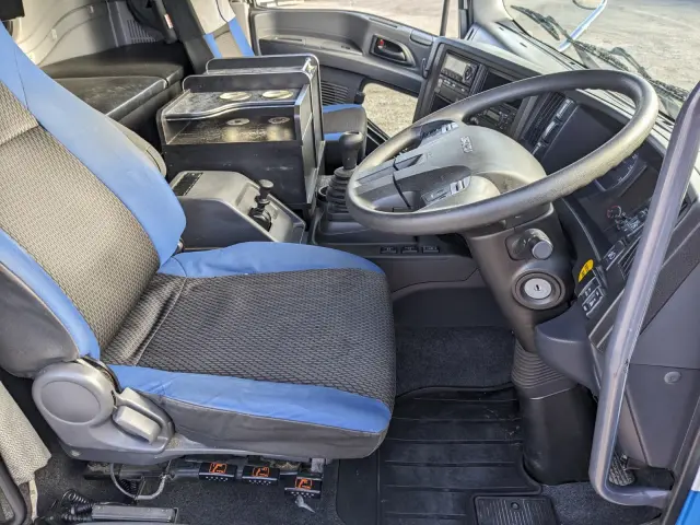 いすゞ ギガ 2PG-CYY77CY(6x4)の写真30