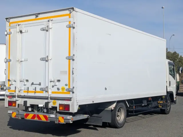 いすゞ フォワード LKG-FTR90T2(2WD)の写真4