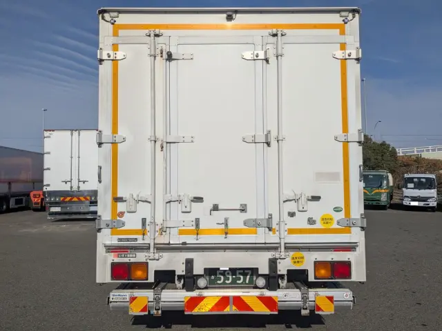 いすゞ フォワード LKG-FTR90T2(2WD)の写真6