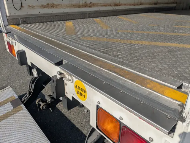 いすゞ フォワード LKG-FTR90T2(2WD)の写真12