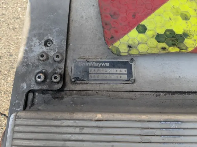 いすゞ フォワード LKG-FTR90T2(2WD)の写真14